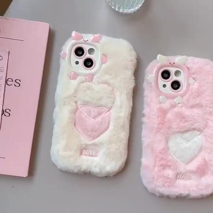 Rudens/žiemos animacinių filmų Pig objektyvo rėmelis pliušinis telefono dėklas skirtas iPhone 15 14 13 12 11 Pro Max viskas įskaičiuota apsauga nuo kritimo