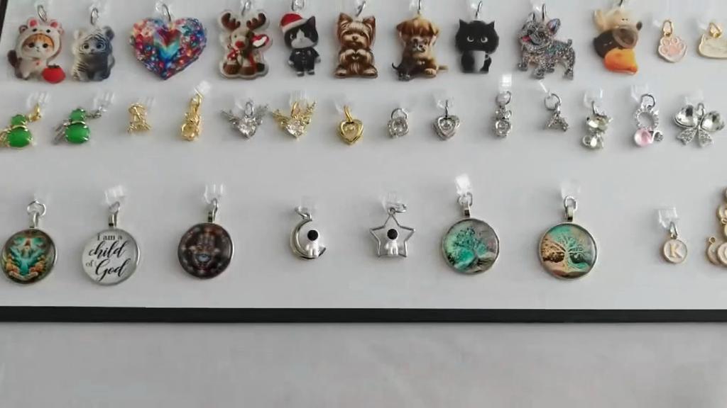 ¡Sobrecarga de ternura! Tapón Antipolvo Baoyu, Crea un Escudo Protector Único y Adorable para Tu Teléfono