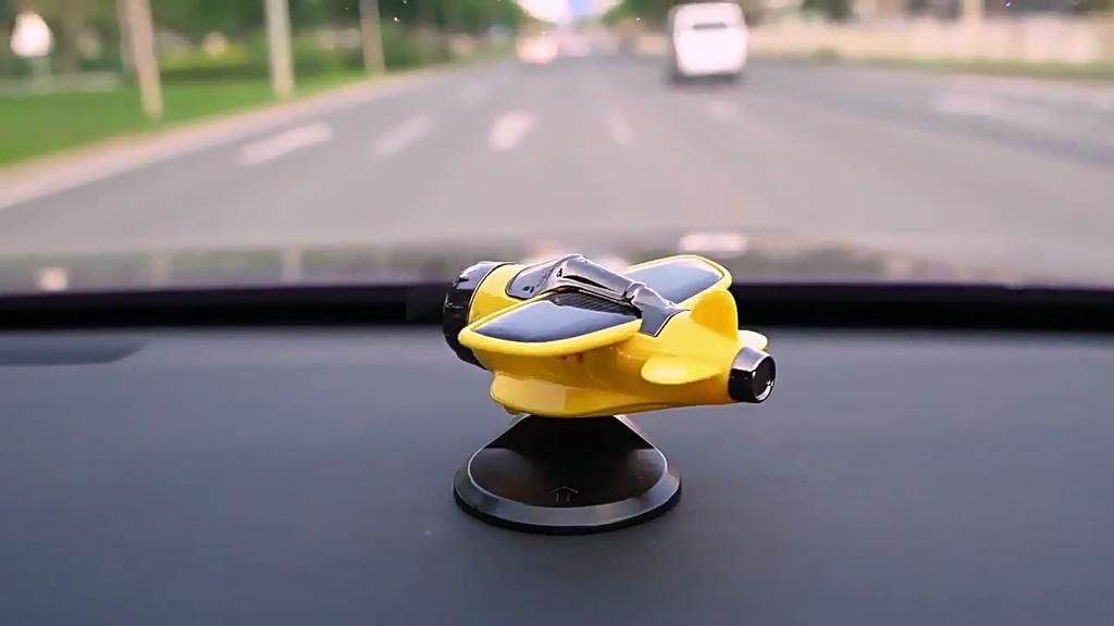 Car Solar Airplane Ornaments 360° Rotary Creative Car Center Console Solar Powered Aircraft Ornaments Car Interior Decoration Car Accessories