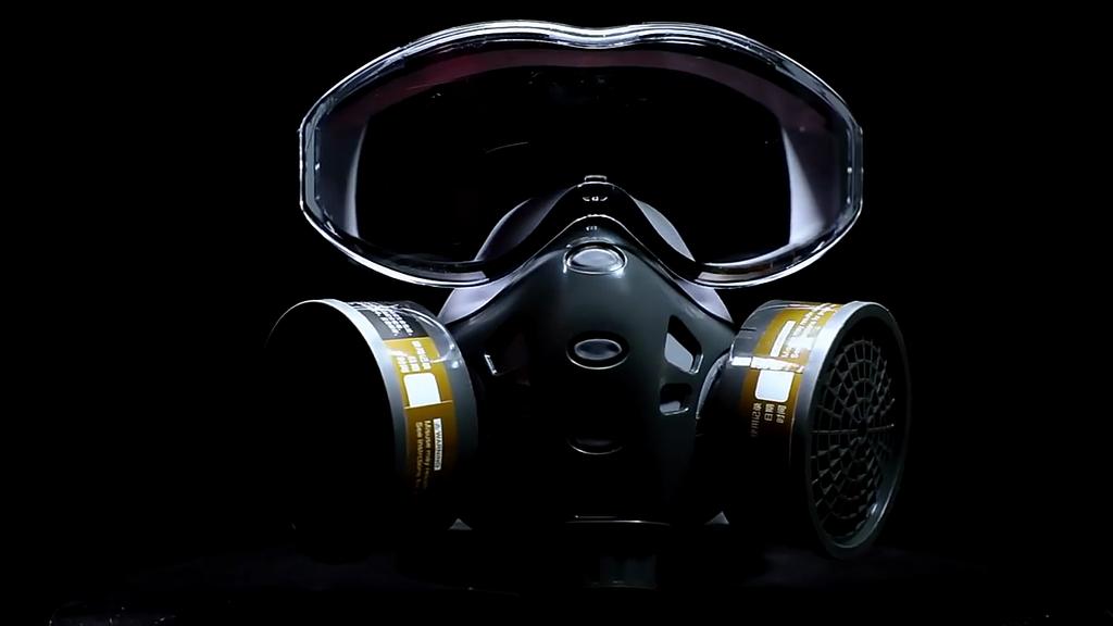 Respiratore protettivo chimico con doppi filtri al carbone per verniciatura a spruzzo di pesticidi Maschera antigas di sicurezza con occhiali antiappannamento