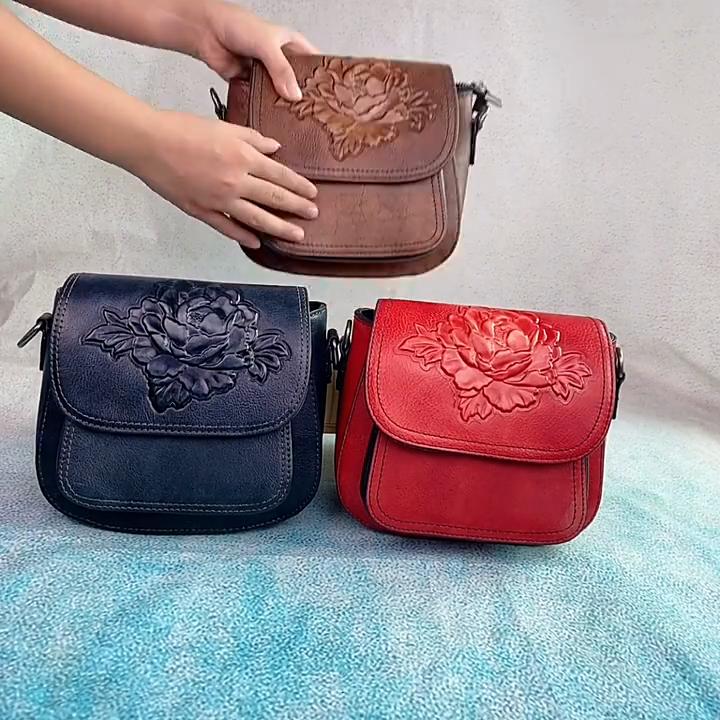 Kiváló minőségű női vintage Sling Messenger válltáskák női szabadidő kis dombornyomott női valódi bőr virágos táska