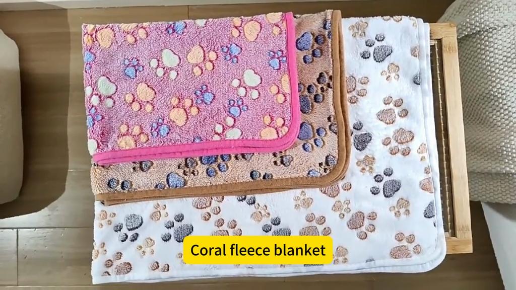 Winter Pet Blanket Coral Fleece Footprints Dog Mattress Comfortable Warm Kennel Mat Small and Medium Size Pet Quilt