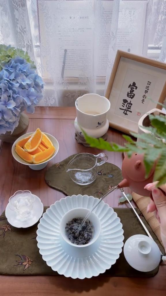 2018 Moonlight White Beauty Whiet Tea Yunnan Ancient Arbors Raw Puerh Tea 357g