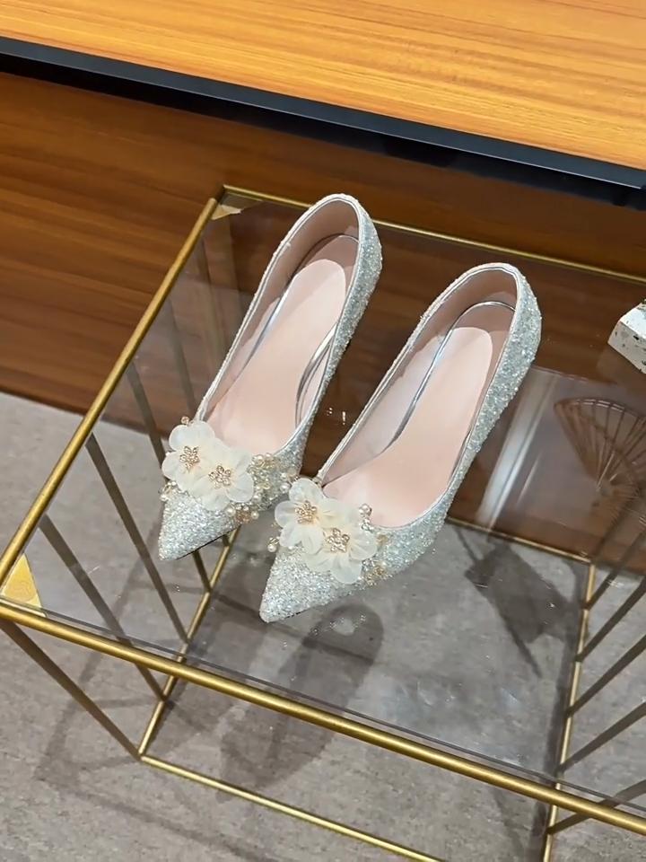 Chaussures à talons aiguilles pointus de style nouveau, grandes tailles et largeurs, chaussures simples en cristal pour mariage
